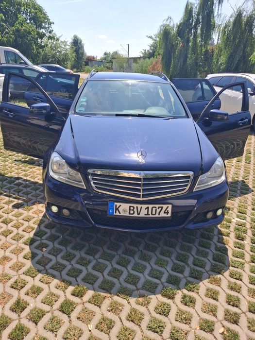 Vând Mercedes c class an 2013