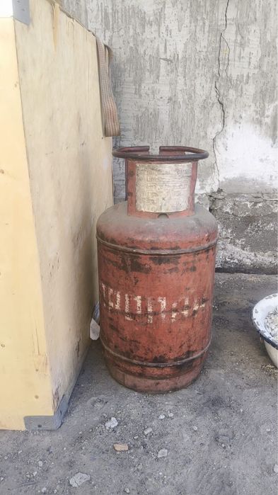 Газовые балоны разные
