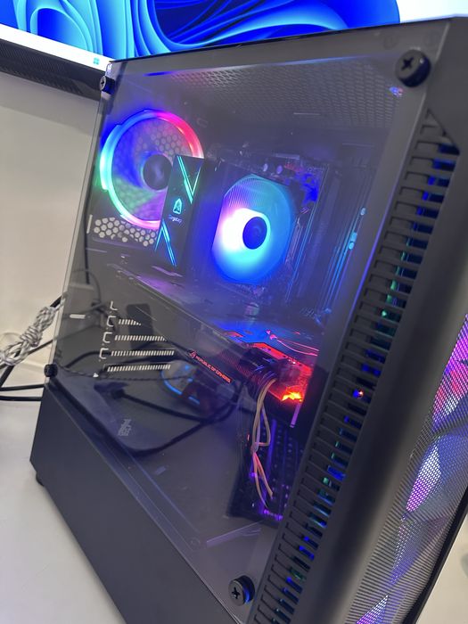 Unitate PC Gaming -Jocuri cu I7 6700K GTX 1070 8GB  ca nou