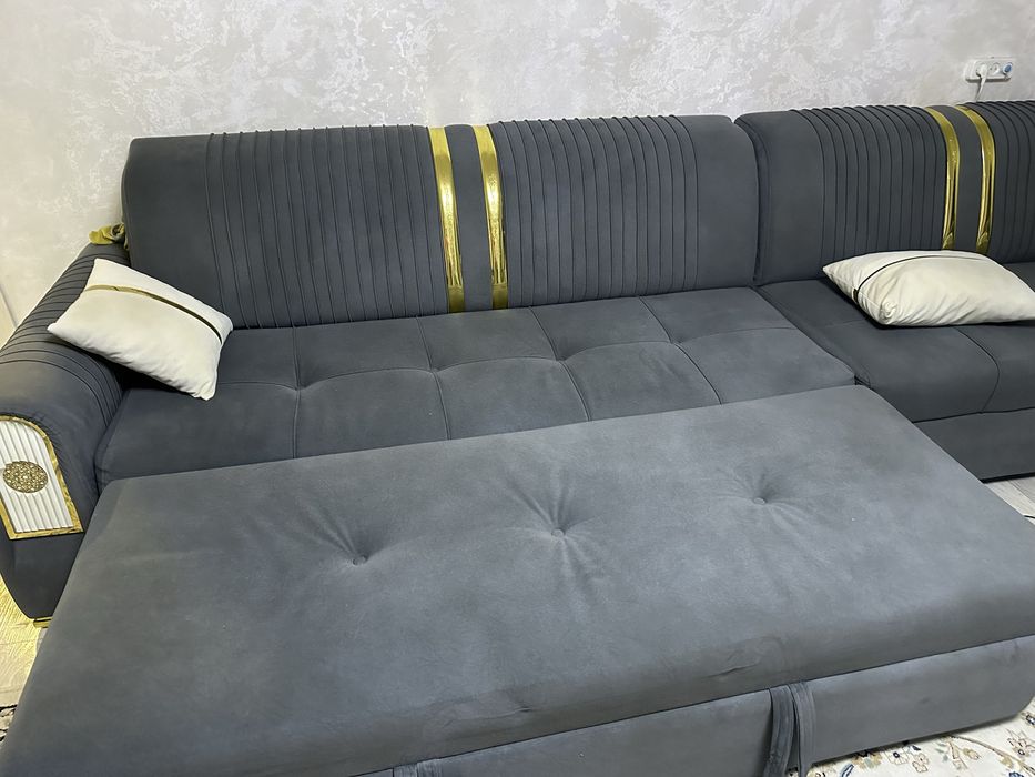 Продаю диван длинна 3.75