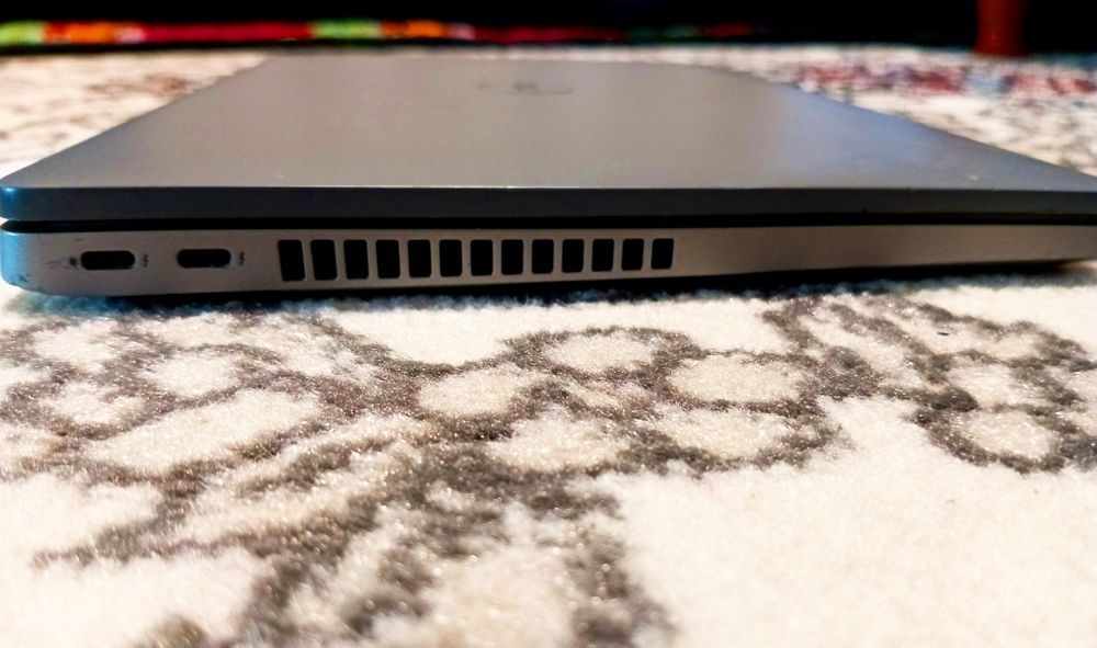 NOUTBUK DELL dasturlash sohasi uchun