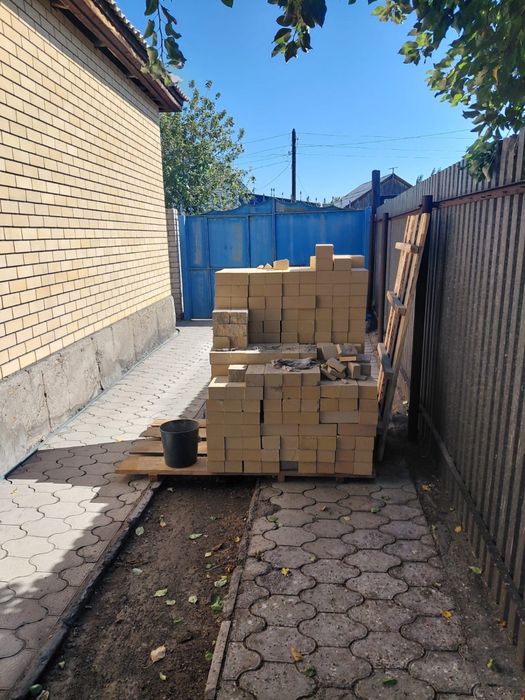 Кирпич желтый силикатный