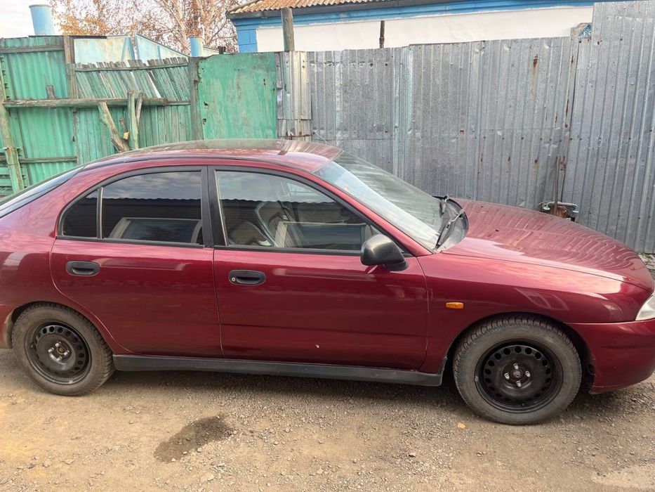 Продам машину митсубиси харизма