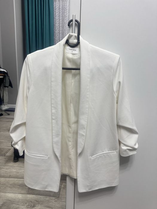 Белый пиджак размер S