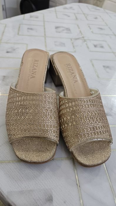 Босоножки женские