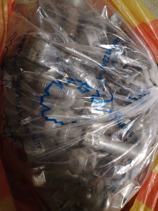 Болтове за джанти