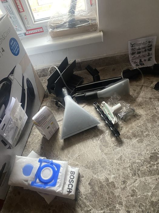 Прахосмукачка 2 в 1 . Миеща и сухо