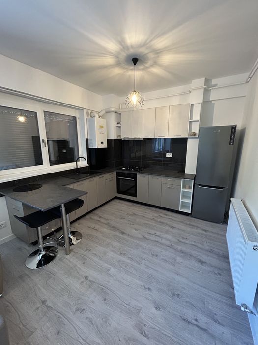 Apartament cu doua camere semidecomandat 40 m2 Poitiers/Continental-Aumovio + parcare