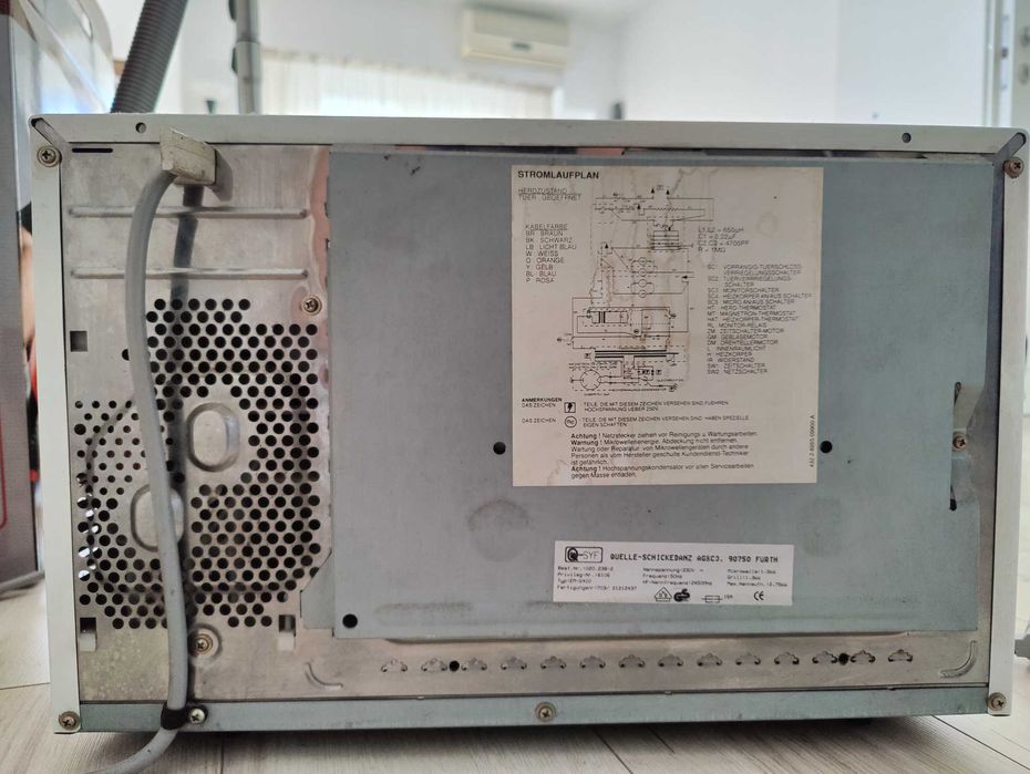 Cuptor microunde defect