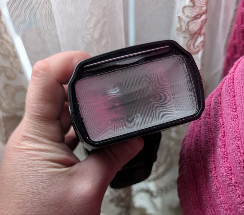 Вспышка Triopo TR-950 н