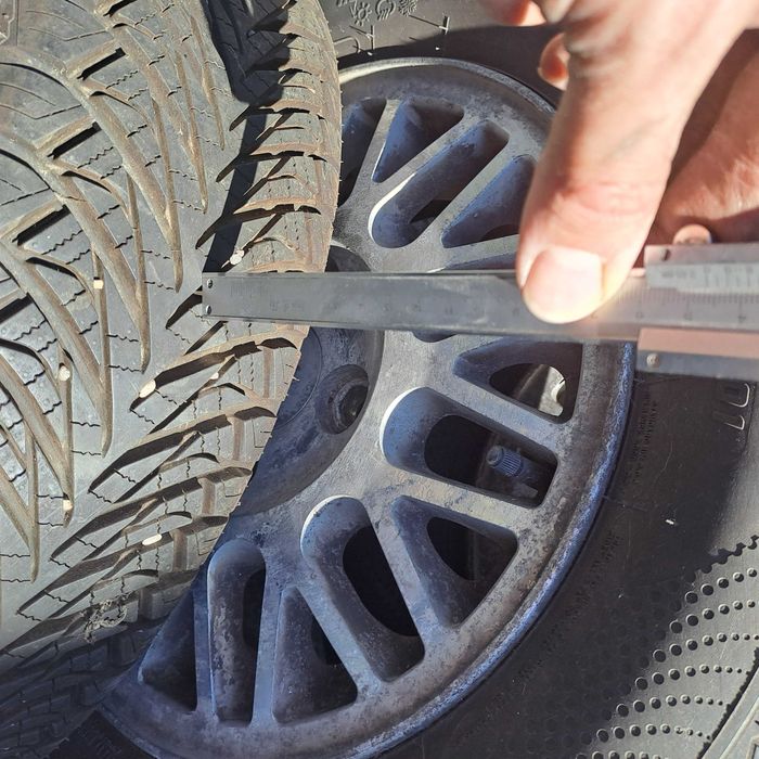 Алуминиеви джанти 13 " 4.100 с всесезонни гуми