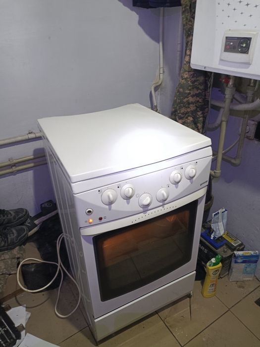 Продам газовую плиту