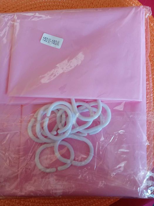 Чисто нова завеса за баня