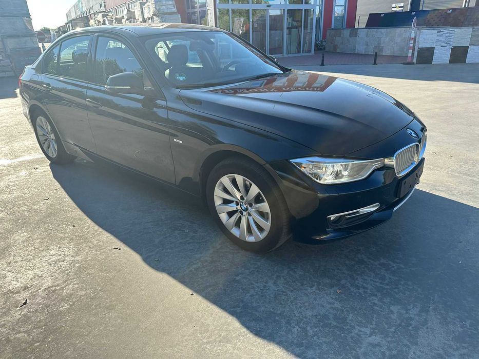 Dezmembrez piese BMW F30 F31 2.0 d 3.0 d  320d 318d 330d