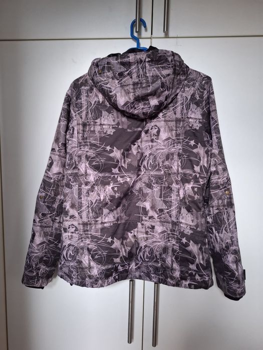 Geaca potrivita pentru drumetie