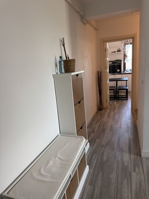 Apartament 2 camere, decomandat, loc de parcare inclus.