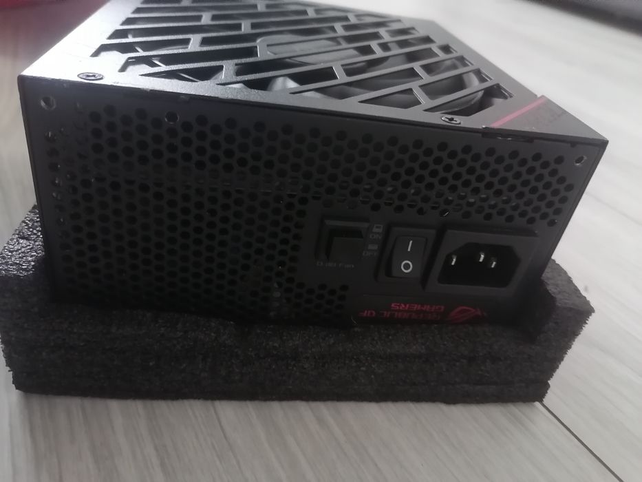 ASUS ROG Strix 850W 80+ Gold + cabluri originale