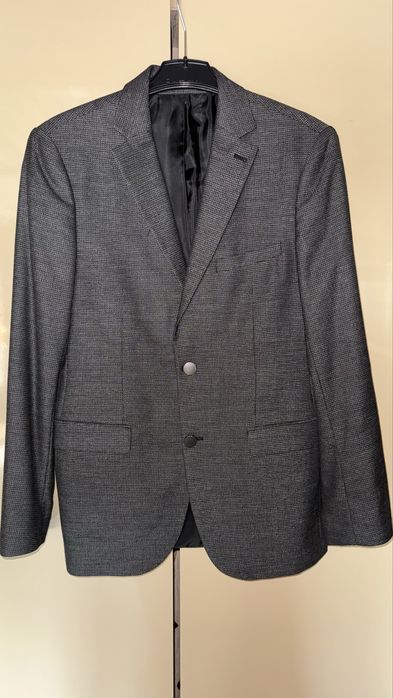 Costum Barbati | Sacou Barbati | Costum 2 piese Barbati | Costum 3 piese Barbati ca NOI | Costum DS Damat | Costum AC & CO | Sacou MANGO