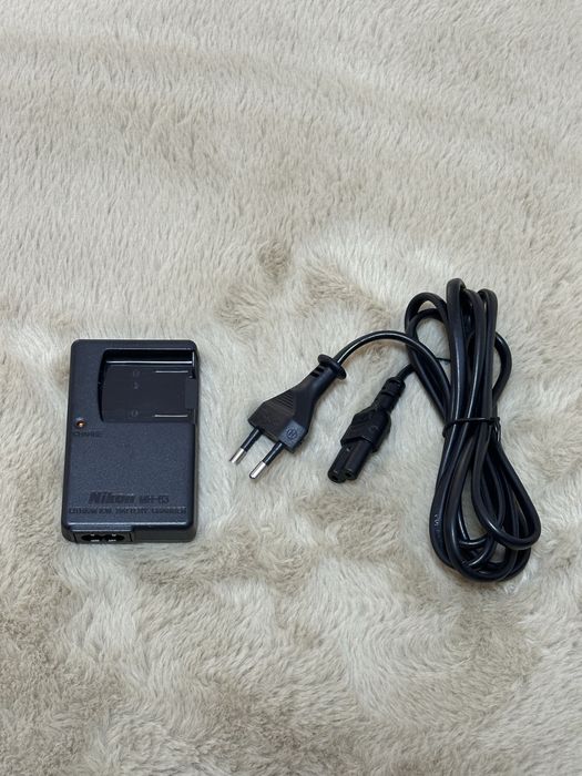 Incarcator Nikon MH-63