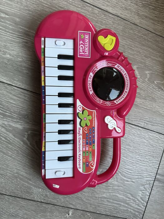 детско пиано, светеща топка, камионче за сладолед