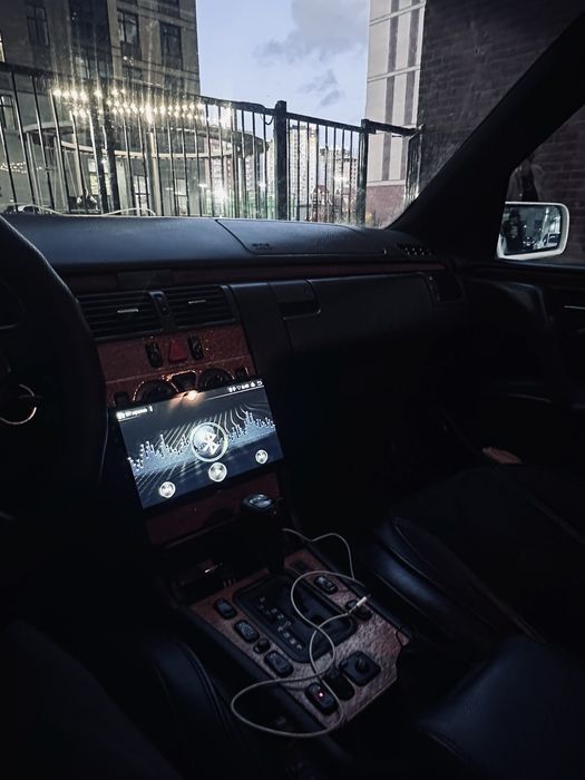 Продам Mercedes E200