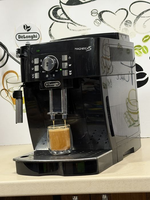 Кафемашина кафе автомат delonghi magnifica S с гаранция