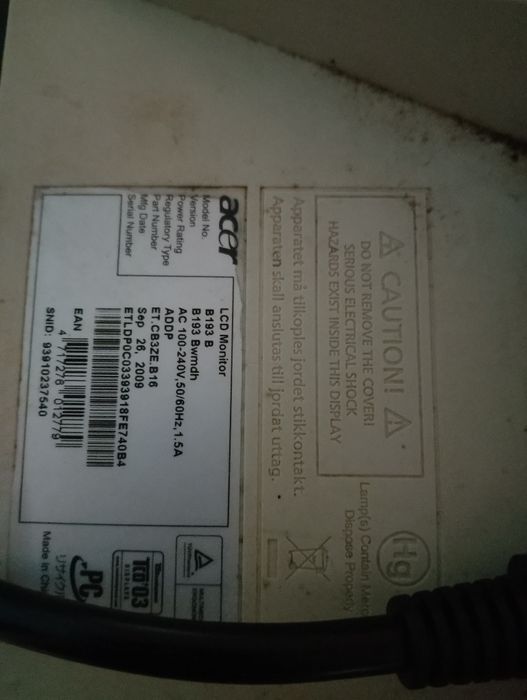Acer B193 din 2009, format 4:3, perfect pentru nostalgici, colecționari sau teste de birou retro