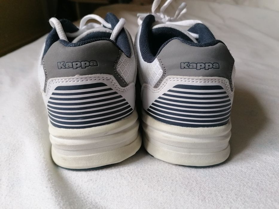 Vând adidași Kappa