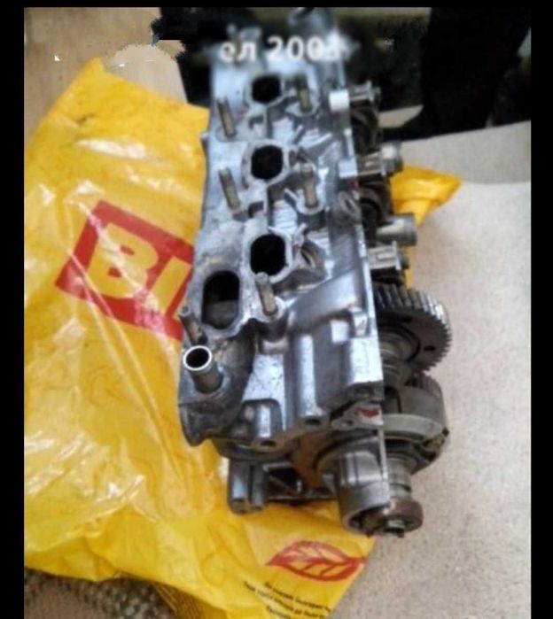 Глава на двигател