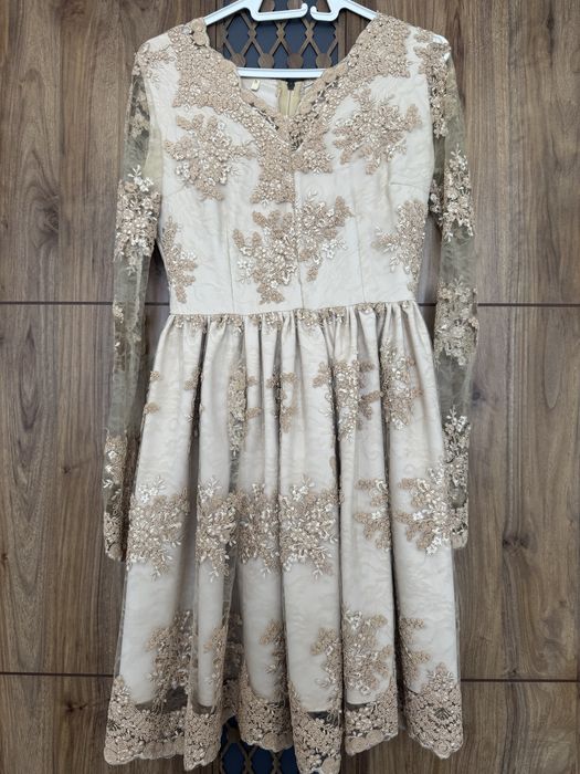 Стилни ежедневни и официални рокли Mohito, Vero Moda и др