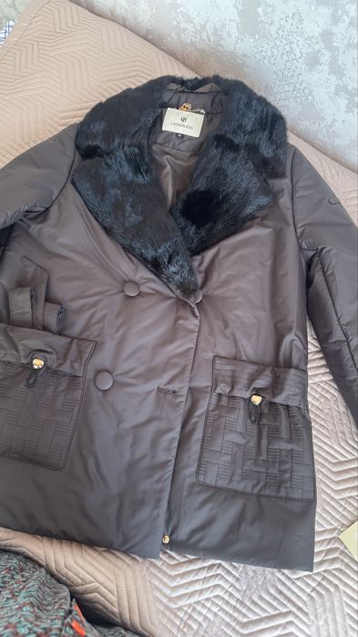 Продам новую куртку Lasagrada