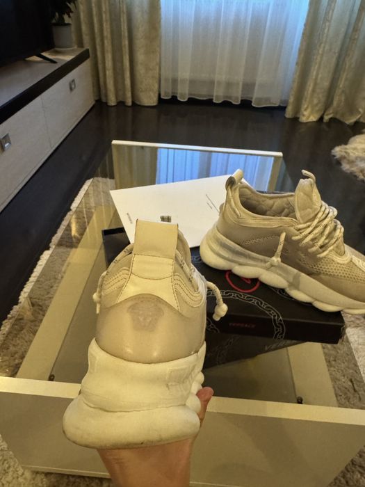 versace chain reaction