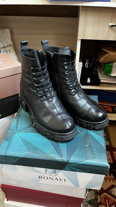 Кожаные сапоги продам