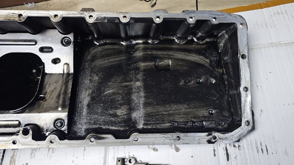 Картер с маслена помпа за бмв е39 bmw e39 karter maslena pompa