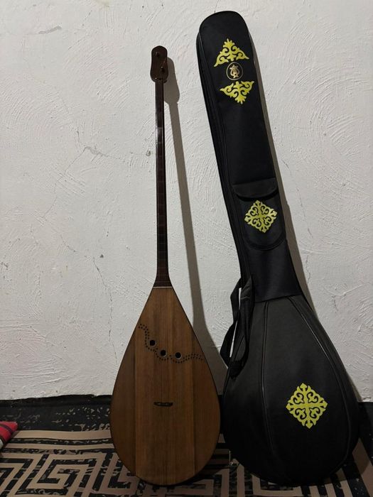 Домбыра сатылады