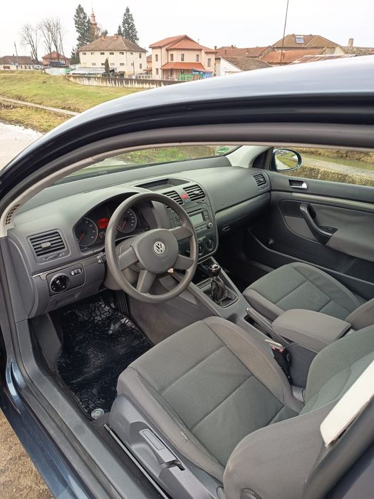 Vând Golf 5, 1.4 benzină