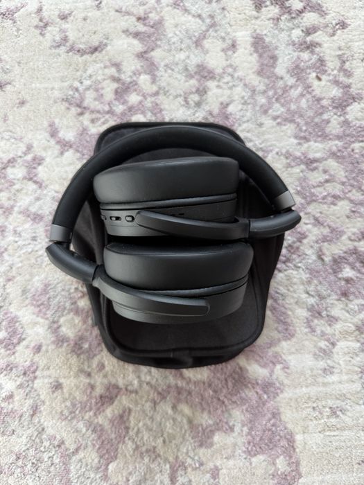 Casti Sennheiser HD450BT, ca noi.