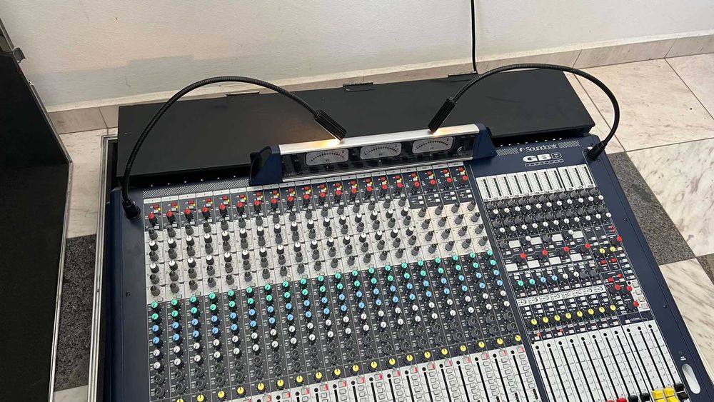 СПЕШНО - Soundcraft GB8 32-канален миксер – Топ оферта с кейс!