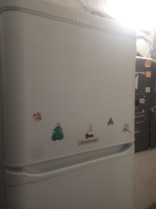 Холодильник Аристон бу