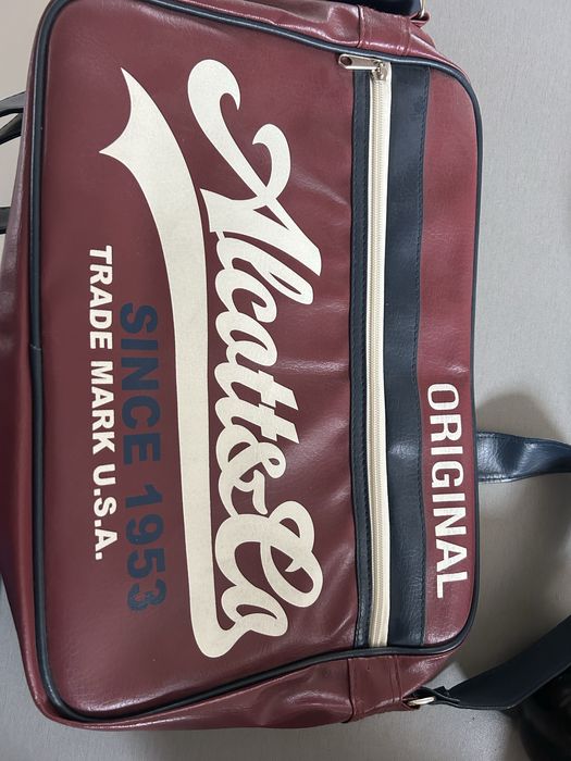 Чанта Alcott&Co с размери 40/30/10см.