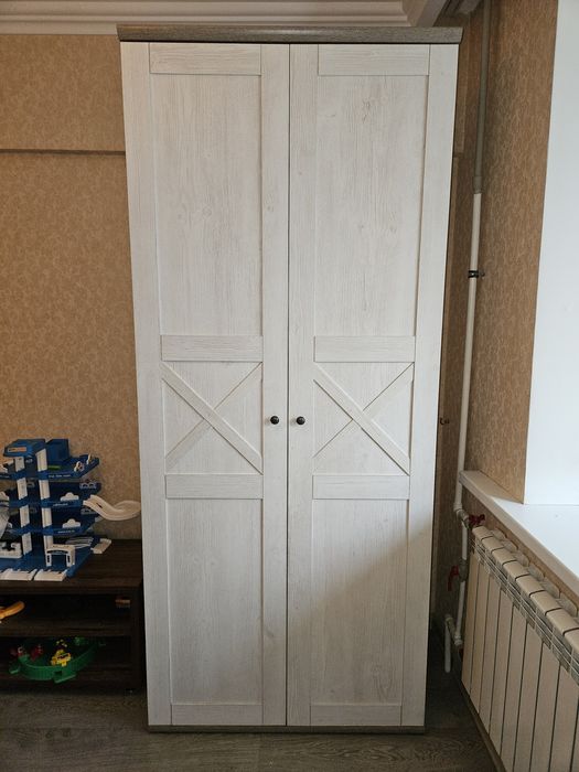 Шкаф крепкий качественный