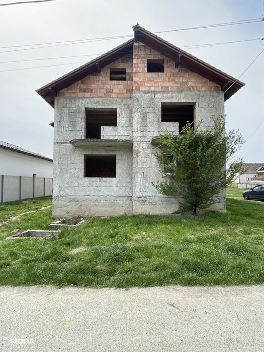Casa la rosu de vanzare Daia Sibiu