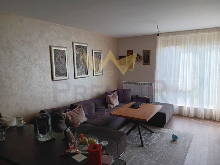 Продава се Тристаен апартамент в София, Бъкстон - 106 кв.м за 2878 €/кв.м - Снимка #1