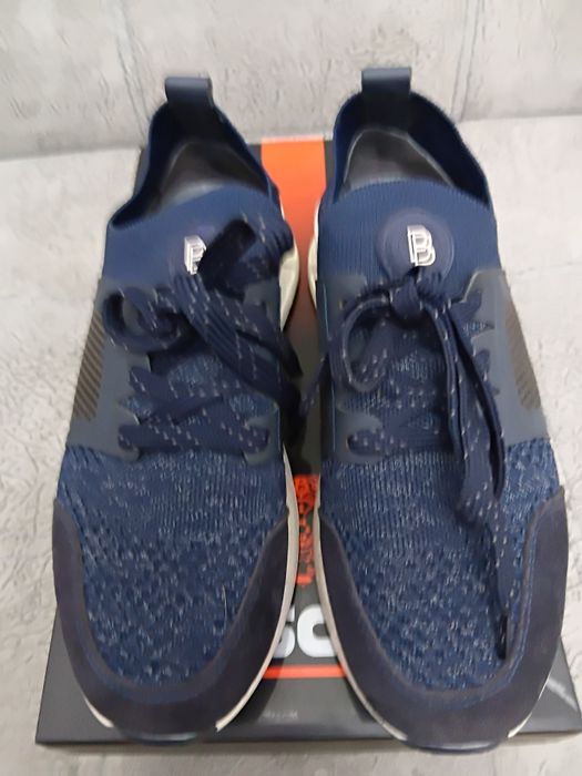 Продам кроссовки