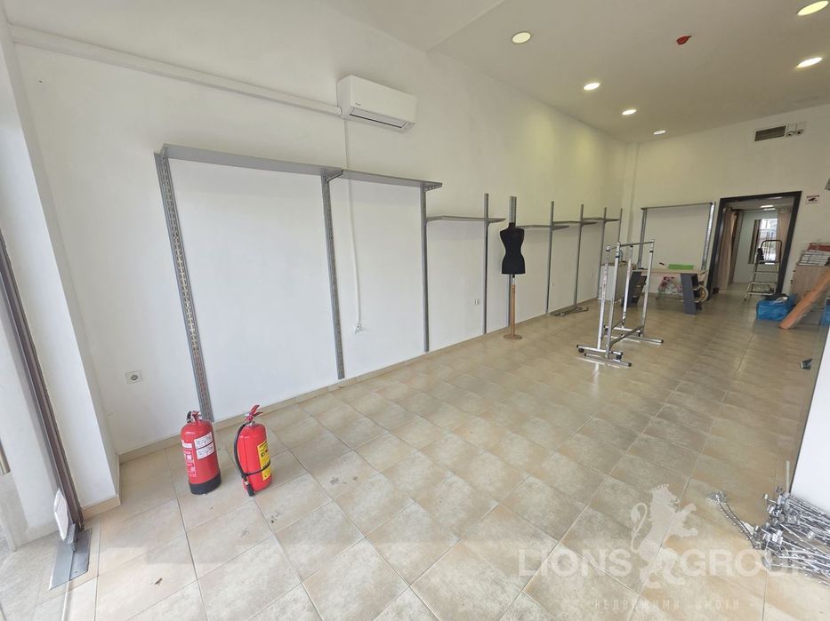 Магазин в Варна, област-к.к.Златни пясъци площ 78 цена 235000