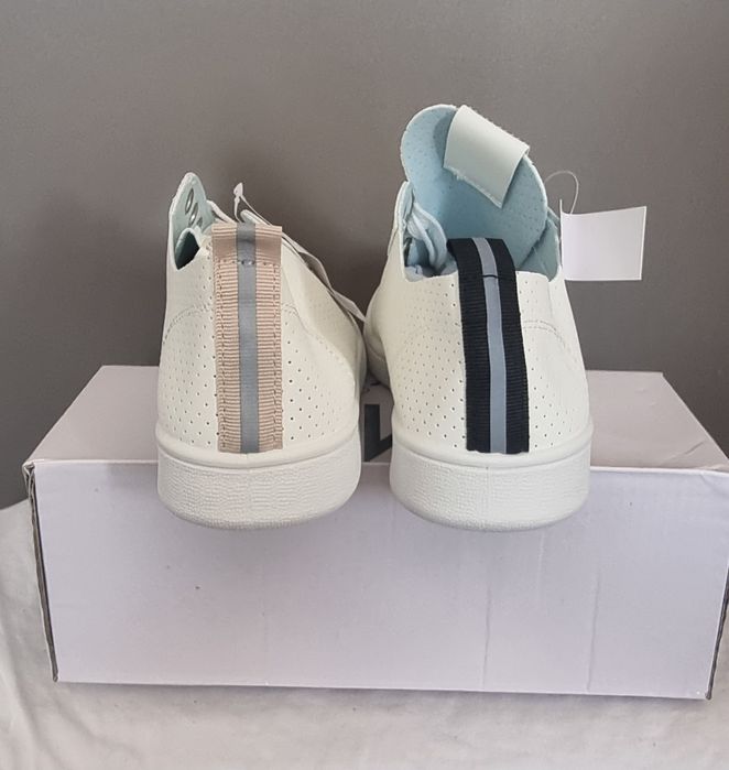 Пролетни дамски маратонки