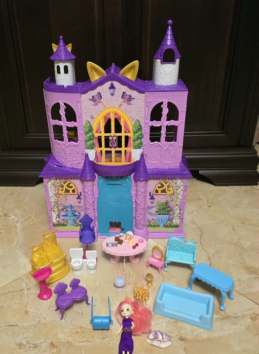 Casuta Enchantimals si casuta de turta dulce