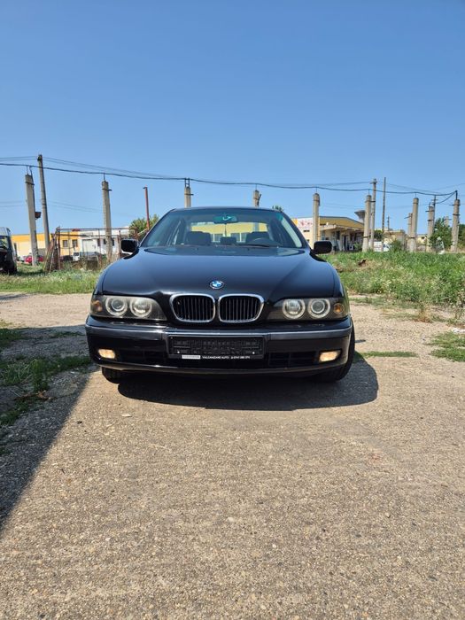 BMW Seria 5 E39 523i Automat - 2.5i 170CP - Clima / Angel Eyes / 2 seturi de roti / Arata si merge foarte bine!