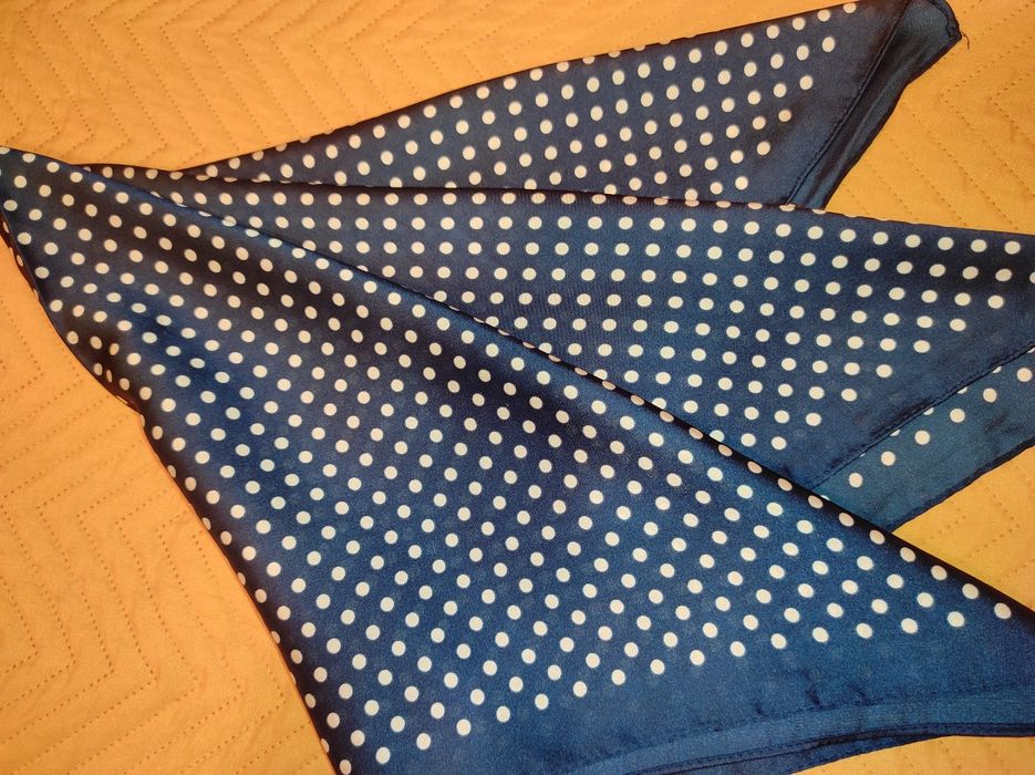 Eșarfă eleganta polka dot
