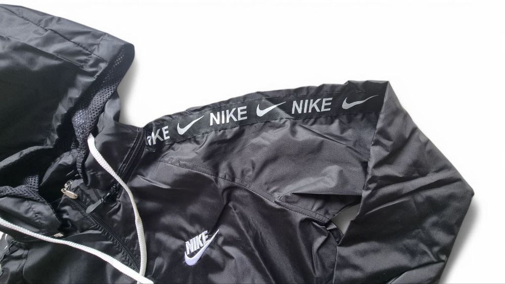 NIKE - Дамско Шушляково яке